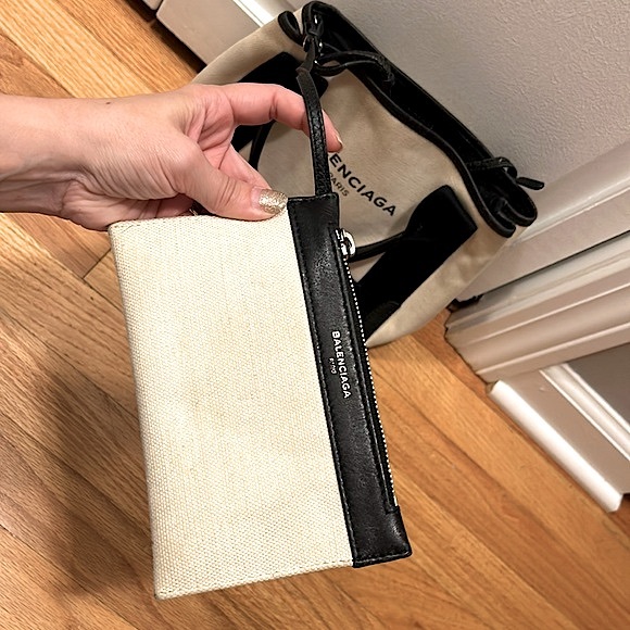 ✨ BALENCIAGA ✨ Cream/Black Cabas XS Bag 2-Way With Crossbody Strap Pouch - Picture 12 of 16